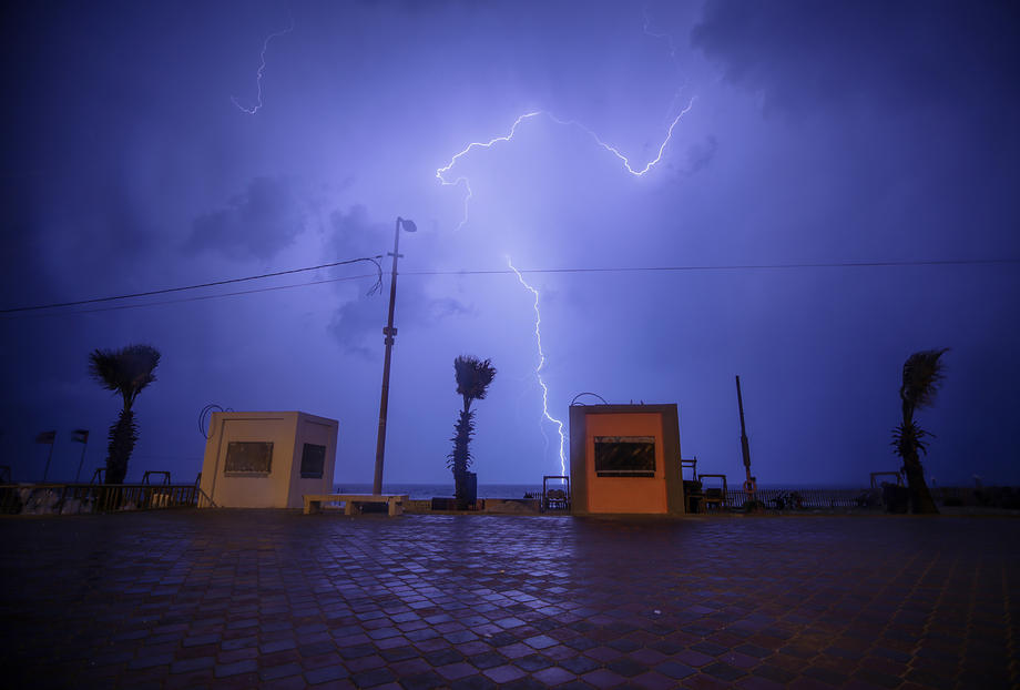 Weather In Gaza Photo Story: Stormy weather over Gaza City