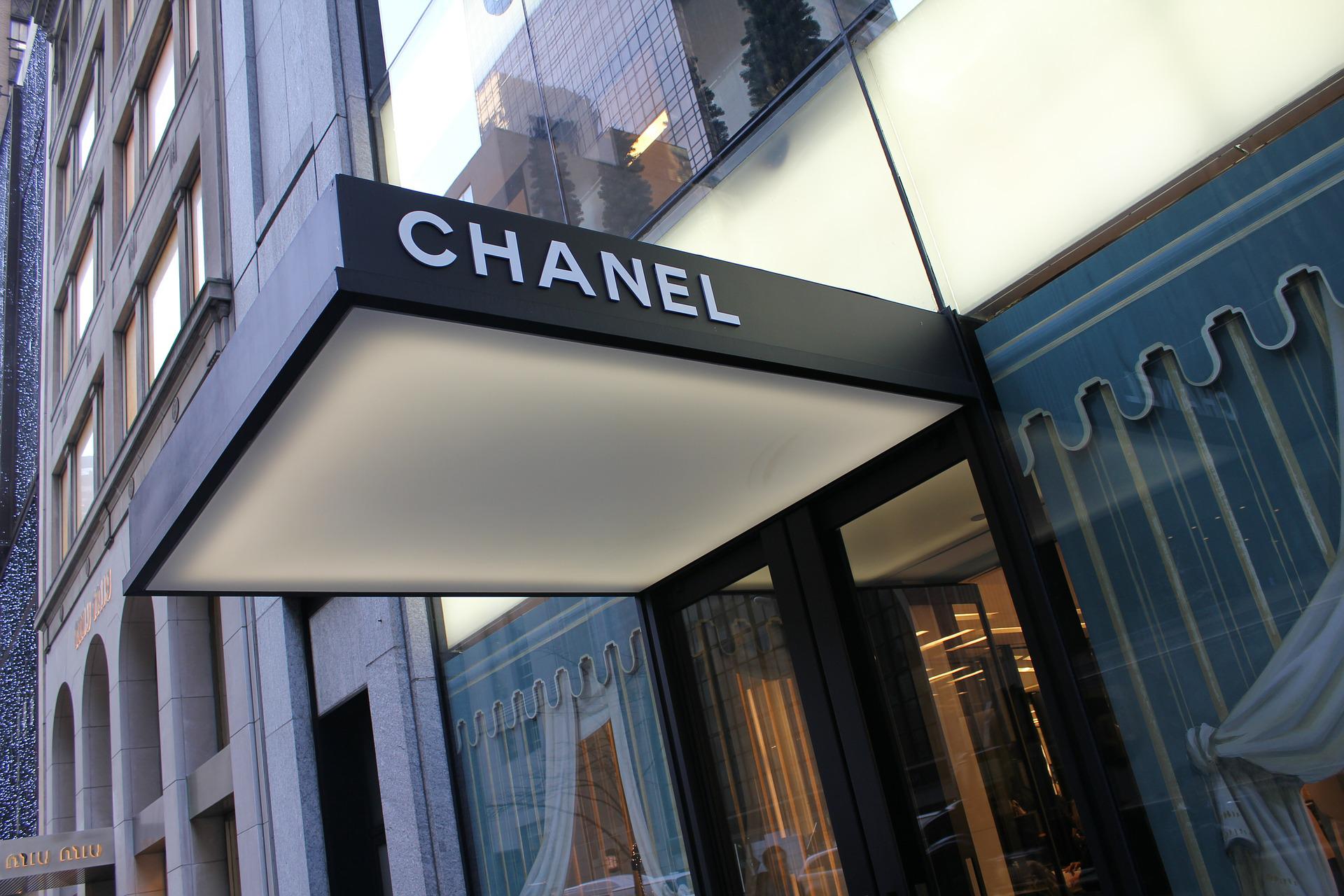 LUXURY SHOPPING IS DONE? Is shopping in luxury boutiques OVERRATED? 