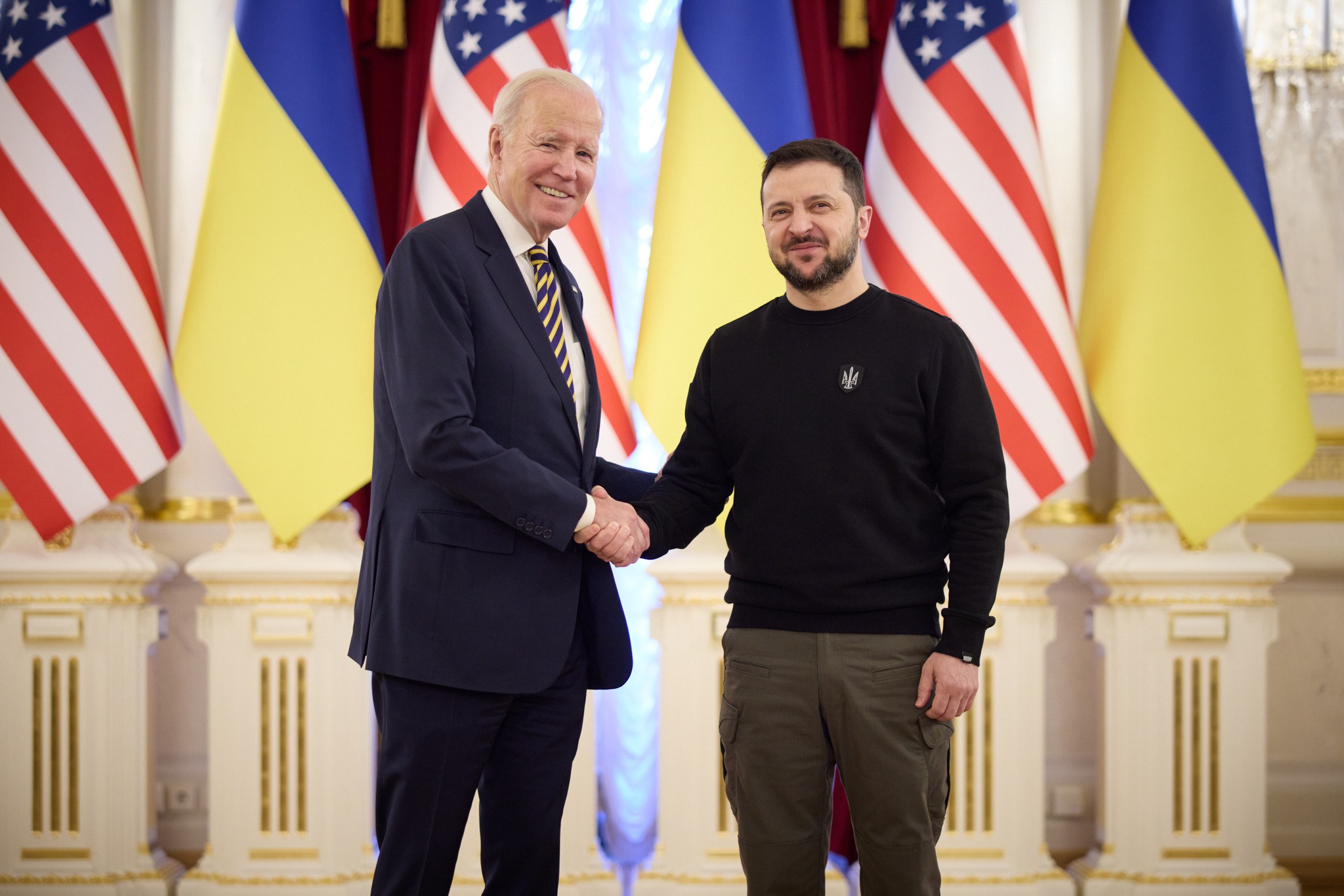 Biden allows Ukraine to use American weapons to strike targets in Russia - Vimarsana News