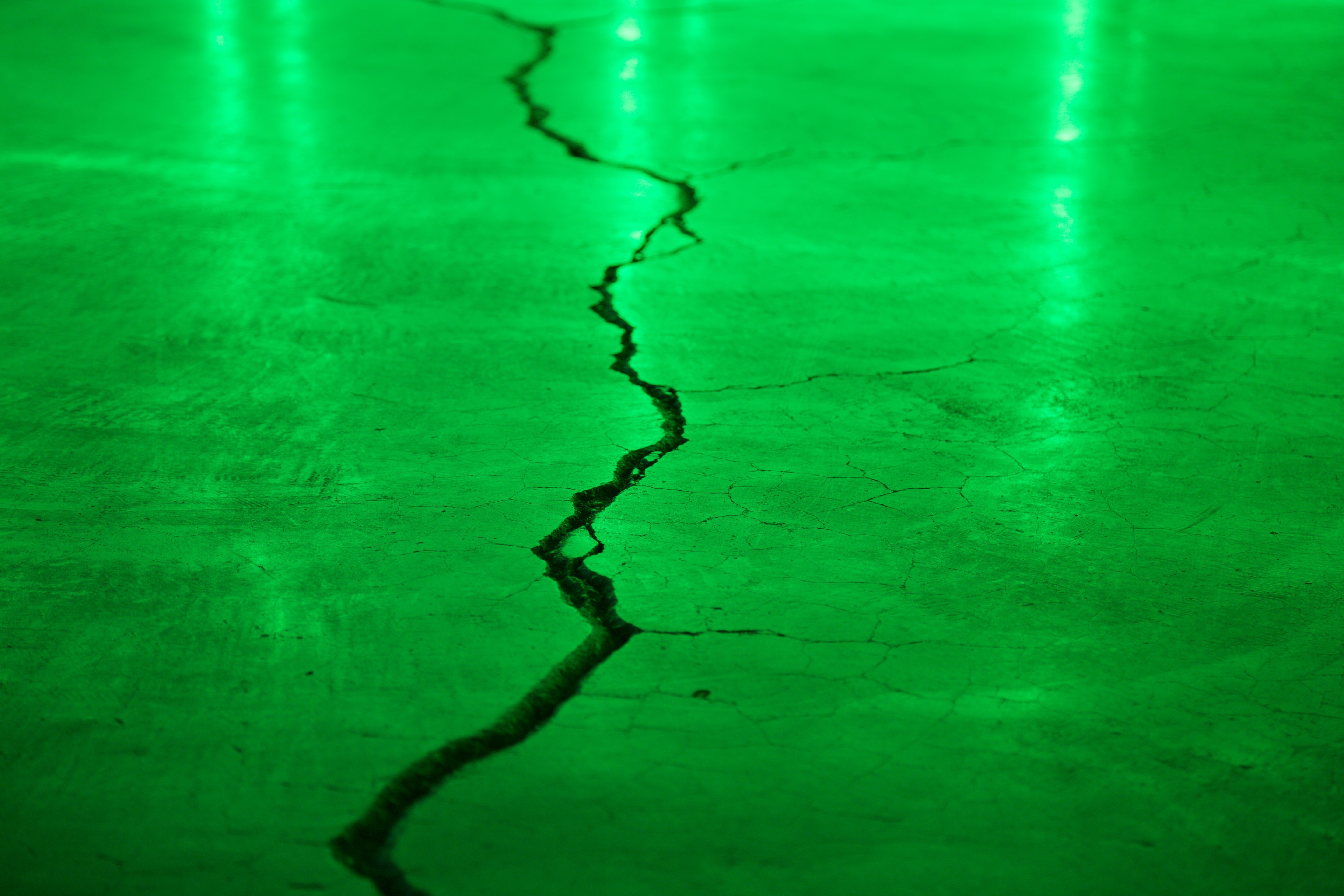UK schools ordered to shut buildings over crumbling concrete