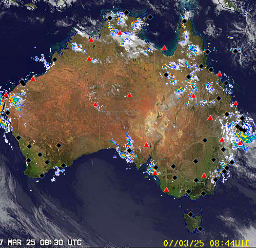 Australians told ‘prepare for worst’ as tropical cyclone nears